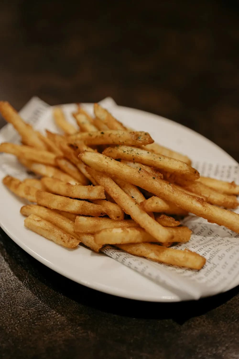 Frites maison — petite — assiette de frites dorées